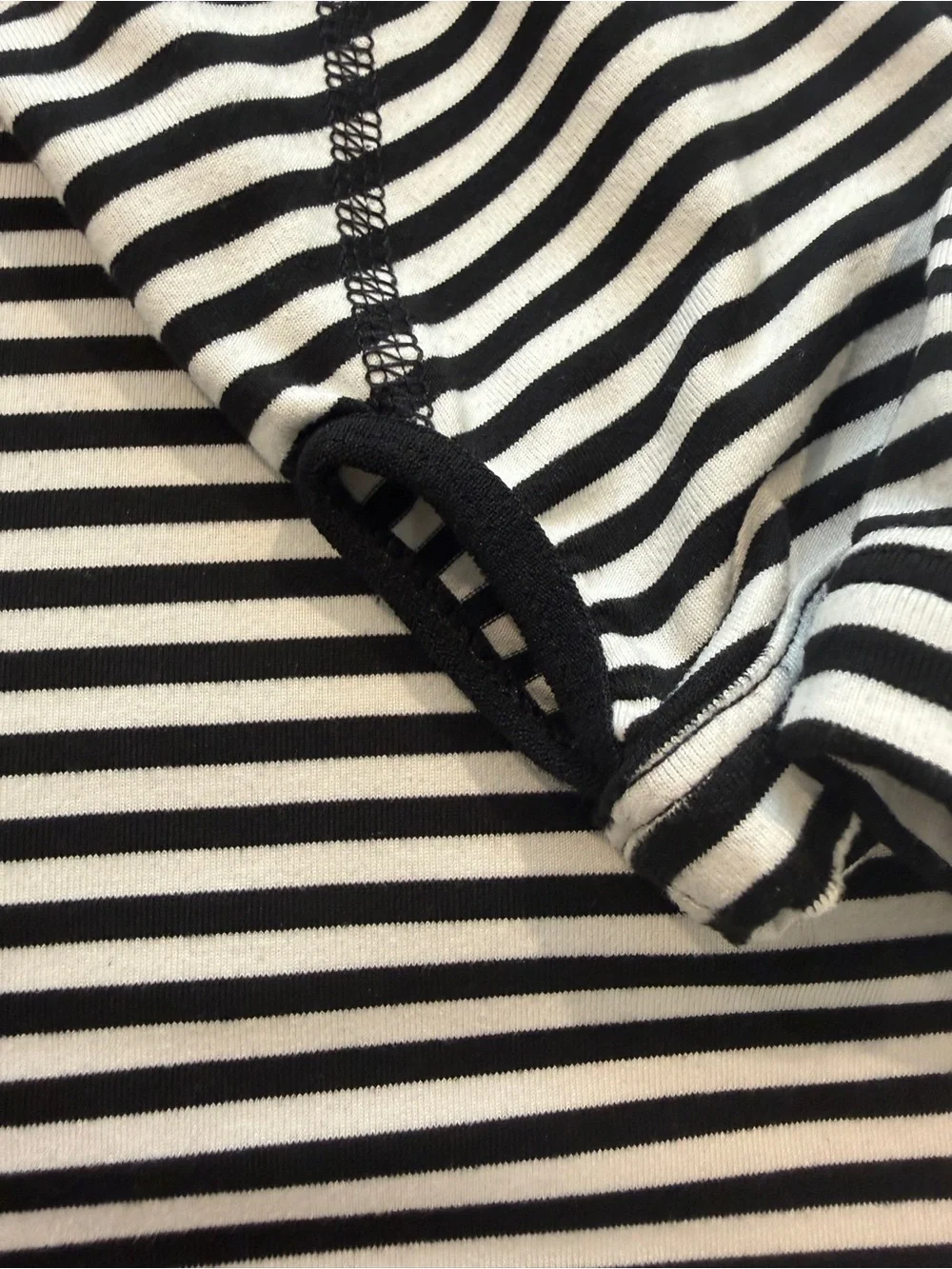 Nike Running Women’s Black & White Striped Quarter-Zip Long Sleeve Pullover M